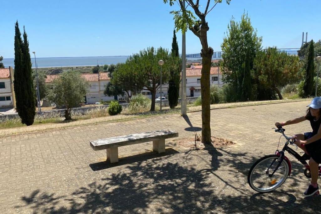 Quarto Duplo Parque Tejo, Com Wc Bobadela Eksteriør bilde